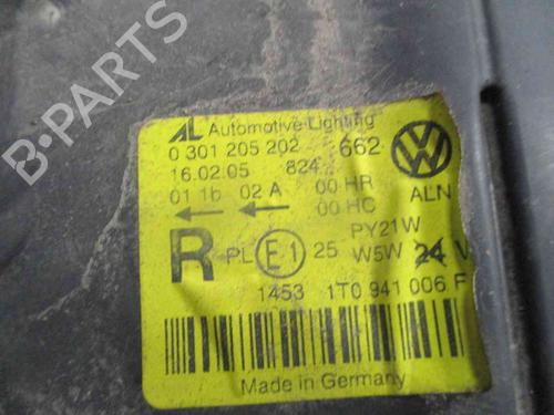 Right headlight VW TOURAN (1T1, 1T2) 1.6 | BP19723562C29 