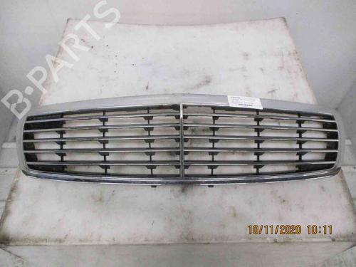 Used Grille MERCEDES-BENZ E-CLASS (W211) E 270 CDI (211.016) (177 hp) 24010429