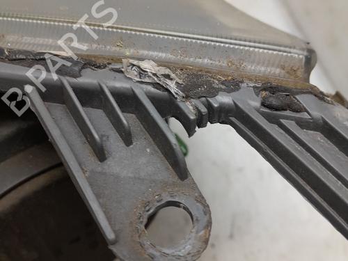 Right headlight FORD FIESTA V (JH_, JD_) 1.25 16V | BP30865527C29 