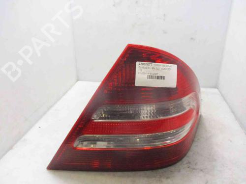 Right taillight MERCEDES-BENZ C-CLASS (W203) C 200 CDI (203.004) A2038202064 A2038202064