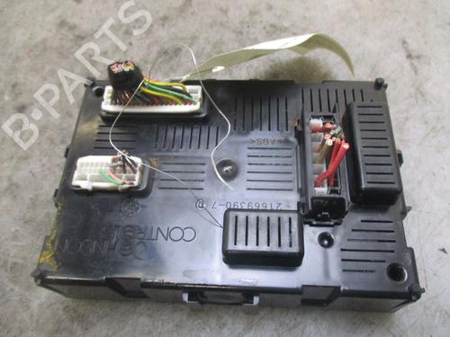 Used Fuse box RENAULT CLIO III (BR0/1, CR0/1) 1.2 16V (BR02, BR0J, BR11, CR02, CR0J, CR11) (75 hp) 25043869