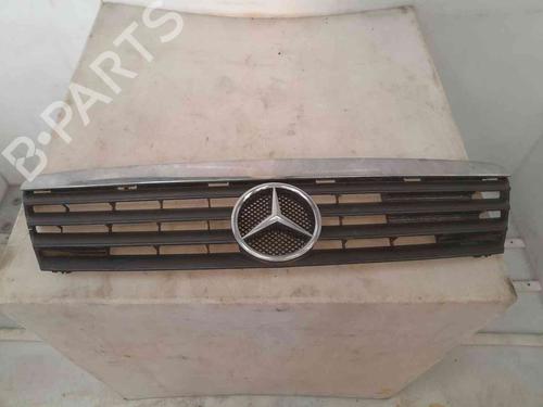Used Grille MERCEDES-BENZ A-CLASS (W168) A 170 CDI (168.009, 168.109) (95 hp) 19740242