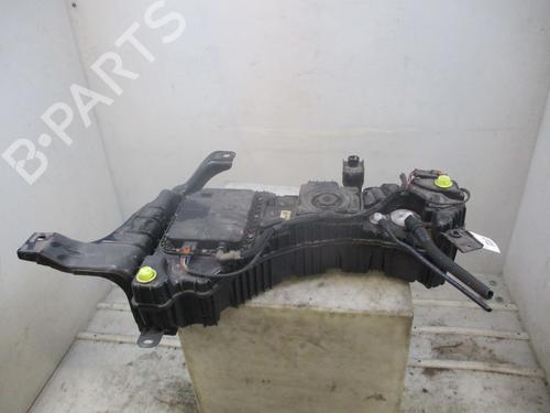 Used AdBlue tank PEUGEOT 5008 II (MC_, MJ_, MR_, M4_) 1.6 BlueHDi 115 (MCBHXH, MCBHXW) (116 hp) 26638817