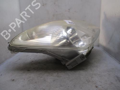 Right headlight TOYOTA COROLLA Verso (_E12_) 2.0 D-4D (CDE120_, CDE120R) | BP26635520C29 