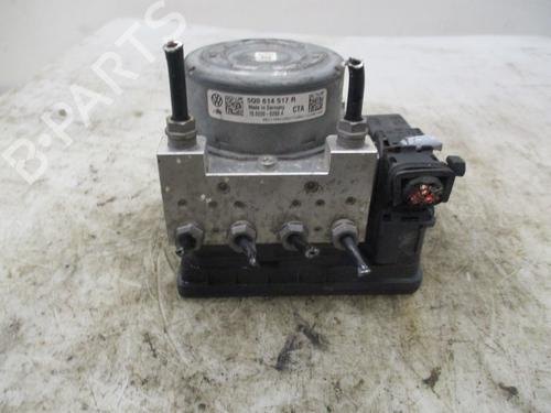 Used ABS pump VW GOLF VII (5G1, BQ1, BE1, BE2) [2012-2021]  26635972
