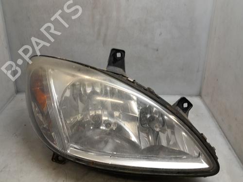 Used Right headlight MERCEDES-BENZ VITO / MIXTO Van (W639) 115 CDI (639.601, 639.603, 639.605) (150 hp) 30824007