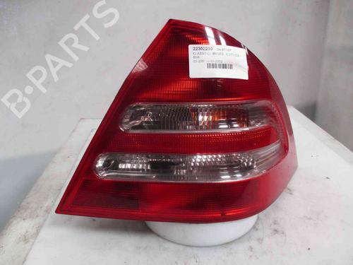 Used Right taillight MERCEDES-BENZ C-CLASS (W203) C 270 CDI (203.016) (170 hp) 26632393