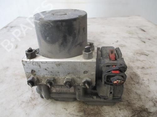 Used ABS pump VW POLO IV (9N_, 9A_) 1.4 TDI (80 hp) 25781900