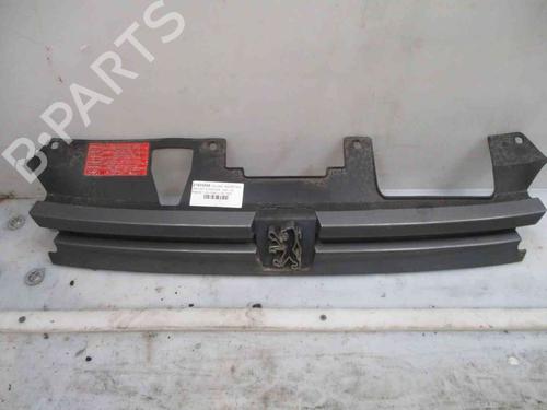 Used Grille PEUGEOT 306 Hatchback (7A, 7C, N3, N5) 1.4 (75 hp) 24007347