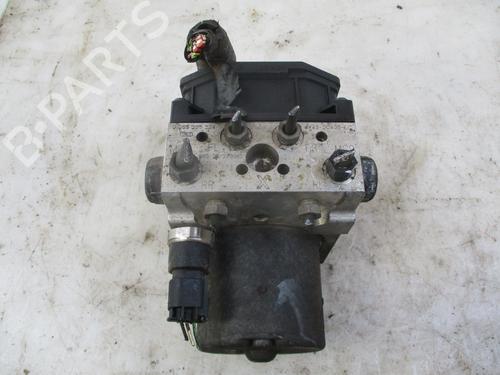 Abs pomp JAGUAR X-TYPE I (X400) 2.0 D (130 hp) 24863405