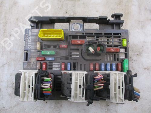 Used Fuse box CITROËN BERLINGO Box Body/MPV (B9) 1.6 VTi 95 (98 hp) 30884310