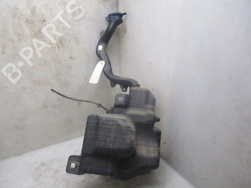 Used Windscreen washer tank MERCEDES-BENZ GLA-CLASS (X156) GLA 180 CDI / d (156.912) (109 hp) 26411005