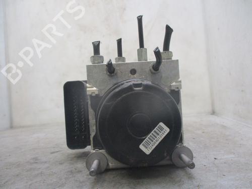 Used ABS pump TOYOTA YARIS (_P13_) 1.3 (NSP130_, NSP130) (99 hp) 25377869