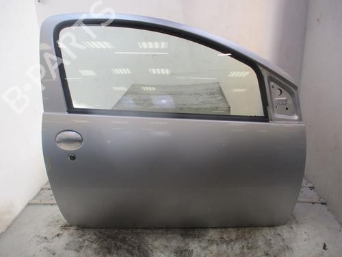 Dør højre fortil TOYOTA AYGO (_B1_) 1.4 D-4D (WNB10_, WNB10R) (54 hp) 32149847