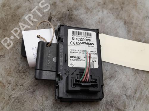 Used Card reader RENAULT MEGANE II Coupé-Cabriolet (EM0/1_) 1.6 (113 hp) 30582007