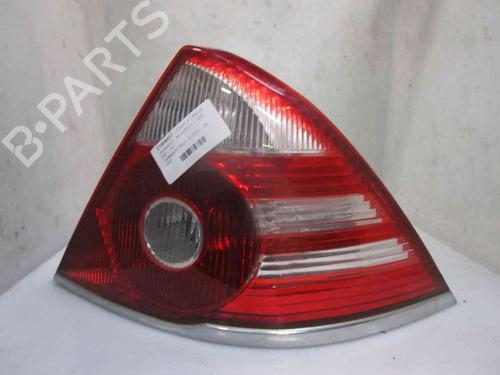 Used Right taillight FORD MONDEO III (B5Y) [2000-2007]  26622265