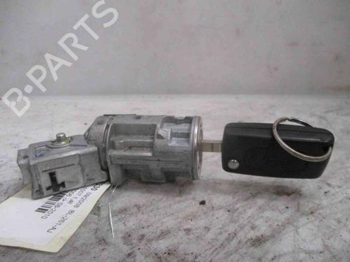 Used Ignition barrel PEUGEOT 1007 (KM_) 1.4 (75 hp) 19735651