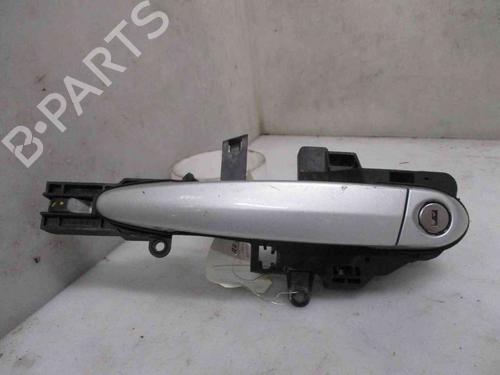Used Front left exterior door handle BMW 1 (E87) 116 d (116 hp) 26628564