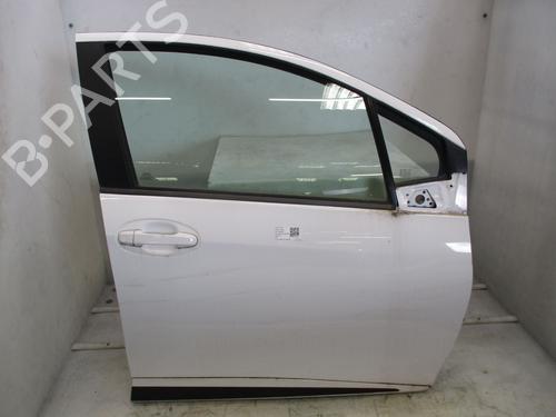 Used Right front door Right front door TOYOTA YARIS (_P13_) 1.5 Hybrid (NHP130_) (101 hp) 33631610 33631610