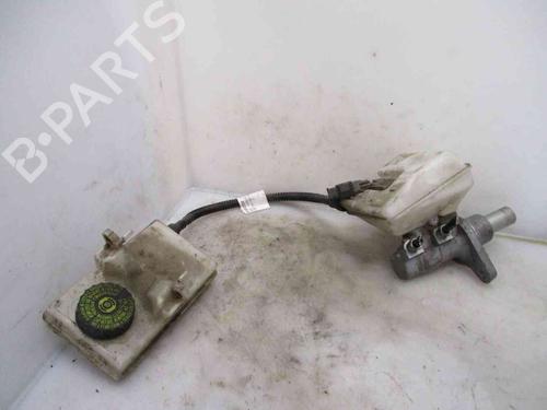 Used Brake master cylinder PEUGEOT 5008 (0U_, 0E_) 1.6 HDi (114 hp) 21819263