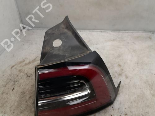 right-taillight-tesla-model-3-5yj3-2017-32456126 main image