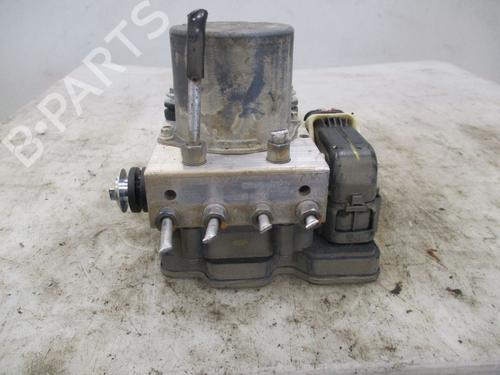 Used ABS pump RENAULT CLIO V (B7_) 1.5 Blue dCi 85 (B7AG) (86 hp) 26638133