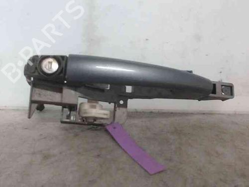 Used Front left exterior door handle PEUGEOT 407 (6D_) 2.0 HDi 135 (6DRHRH, 6DRHRE, 6DRHRG, 6DRHRJ) (136 hp) 19711762