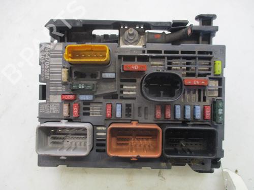 Used Fuse box Fuse box PEUGEOT 308 SW I (4E_, 4H_) 2.0 HDi (136 hp) 33834559 33834559