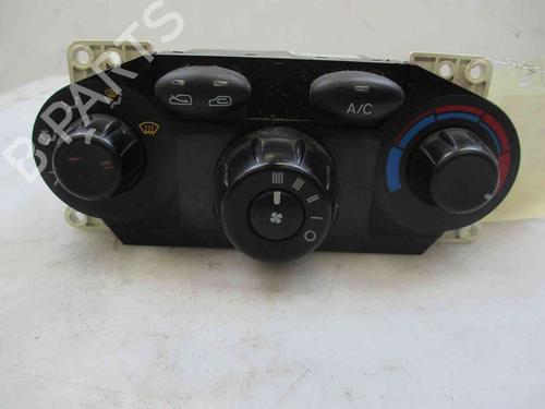 Used Climate control HYUNDAI SANTA FÉ I (SM) 2.0 CRDi 4x4 (113 hp) 26632868