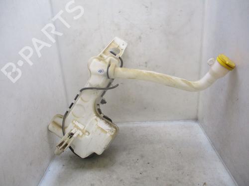 Used Windscreen washer tank RENAULT CLIO V (B7_) 1.5 Blue dCi 85 (B7AG) (86 hp) 26638134