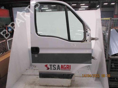 Used Right front door RENAULT MASTER II Van (FD) 2.5 D (80 hp) 19739605