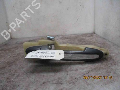Used Front right exterior door handle HYUNDAI SANTA FÉ II (CM) 2.2 CRDi 4x4 (155 hp) 19740101