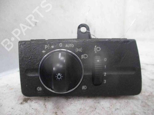 Used Headlight switch MERCEDES-BENZ E-CLASS (W211) E 220 CDI (211.006) (150 hp) 19738555