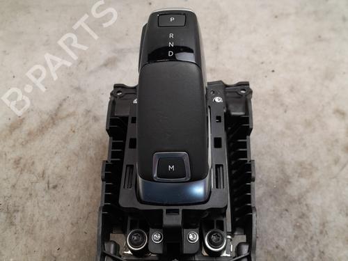 Used Gear lever Gear lever DS DS 3 / DS 3 CROSSBACK (UR_, UC_, UJ_) 1.2 PureTech 130 (URHNSS) (131 hp) 32689615 32689615