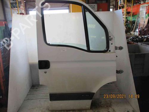 Used Right front door RENAULT MASTER II Van (FD) 2.5 dCi 100 (FD0U, FD0V) (99 hp) 19740856