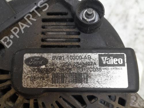 Used Alternator FORD FIESTA V (JH_, JD_) 1.4 TDCi (68 hp) 31633504