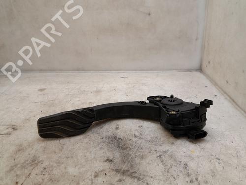 Used Pedal RENAULT CAPTUR II (HF_) TCe 100 (HFMT) (101 hp) 29379722