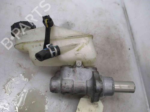 Used Brake master cylinder TOYOTA YARIS (_P9_) 1.0 VVT-i (KSP90_, KSP90R) (69 hp) 20204453