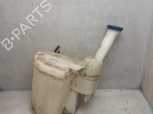 Used Windscreen washer tank Windscreen washer tank PEUGEOT 107 (PM_, PN_) 1.0 (68 hp) 33946688 33946688