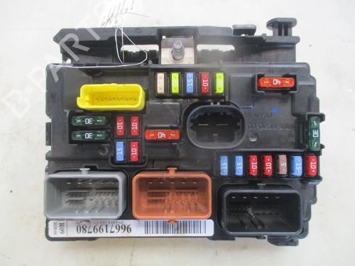 Used Fuse box Fuse box 37185370 37185370