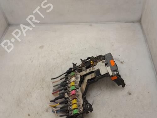 Used Fuse box Fuse box 39151325 39151325