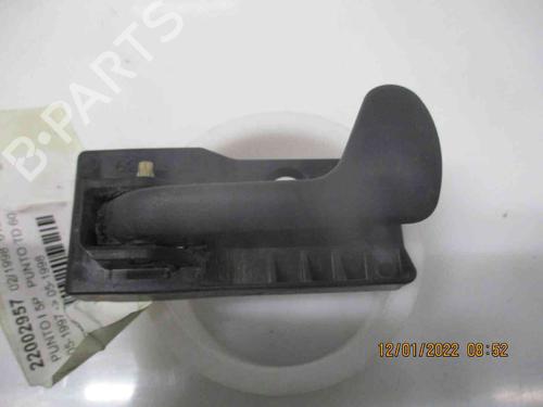 Used Front left interior door handle FIAT PUNTO (176_) [1993-1999]  24010623