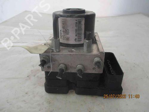 Used ABS pump TOYOTA YARIS (_P9_) 1.4 D-4D (NLP90_, NLP90R) (90 hp) 19739944