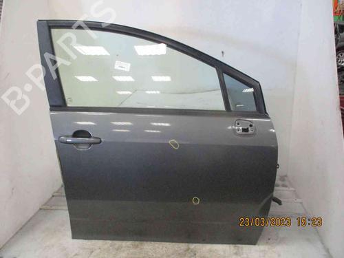 Used Right front door TOYOTA COROLLA Verso (ZER_, ZZE12_, R1_) 2.2 D-4D (AUR10_, AUR10R) (136 hp) 19735805