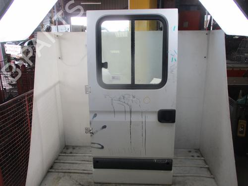 Used Left tailgate RENAULT MASTER II Platform/Chassis (ED/HD/UD) 2.5 dCi 100 (ED4V, ED8V) (99 hp) 26723990