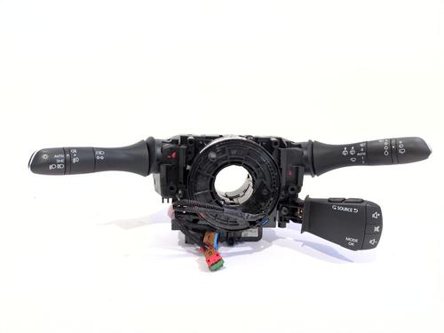switch-renault-megane-iv-saloon-2016-38112655 main image