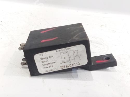 Used Electronic module MERCEDES-BENZ /8 (W115) 200 D (115.115) (55 hp) 22983959