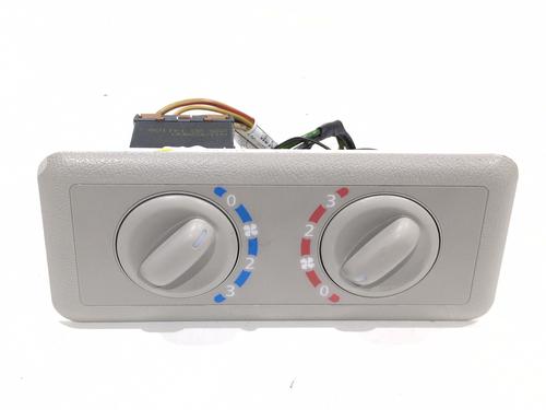 Used Climate control RENAULT TRAFIC III Bus (JG_) [2014-2026]  32001672