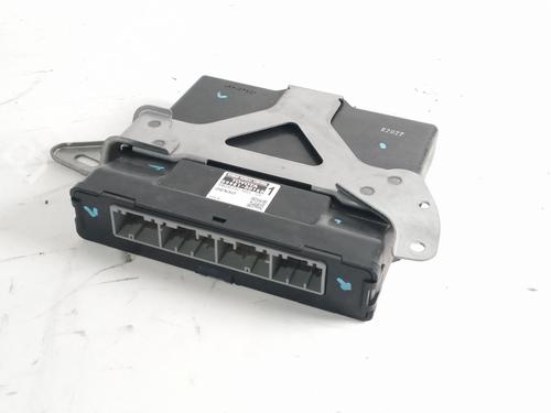 Used Electronic module TOYOTA YARIS (_P13_) 1.5 Hybrid (NHP130_, NHP130) (101 hp) 17817212