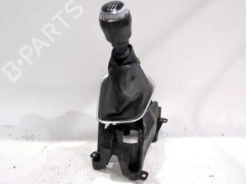 Used Gear lever RENAULT CLIO V (B7_) [2019-2025]  24508041